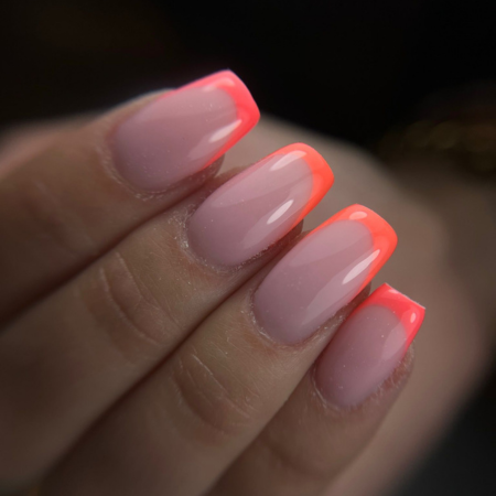 nails neon pink