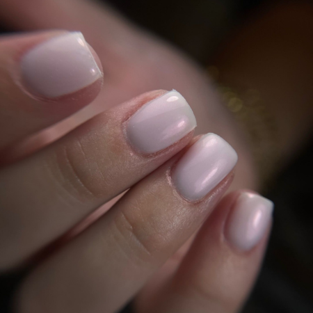 nails soft pink